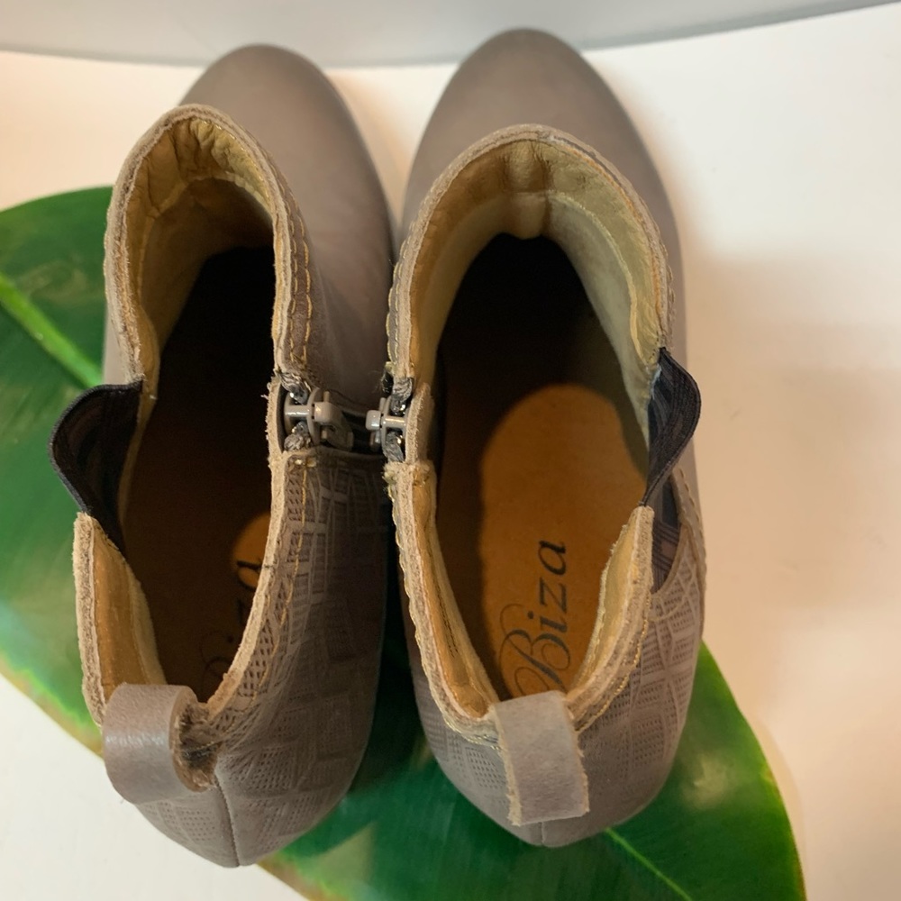 Biza Cora Latte Leather Booties Size 40 - Picture 2 of 7